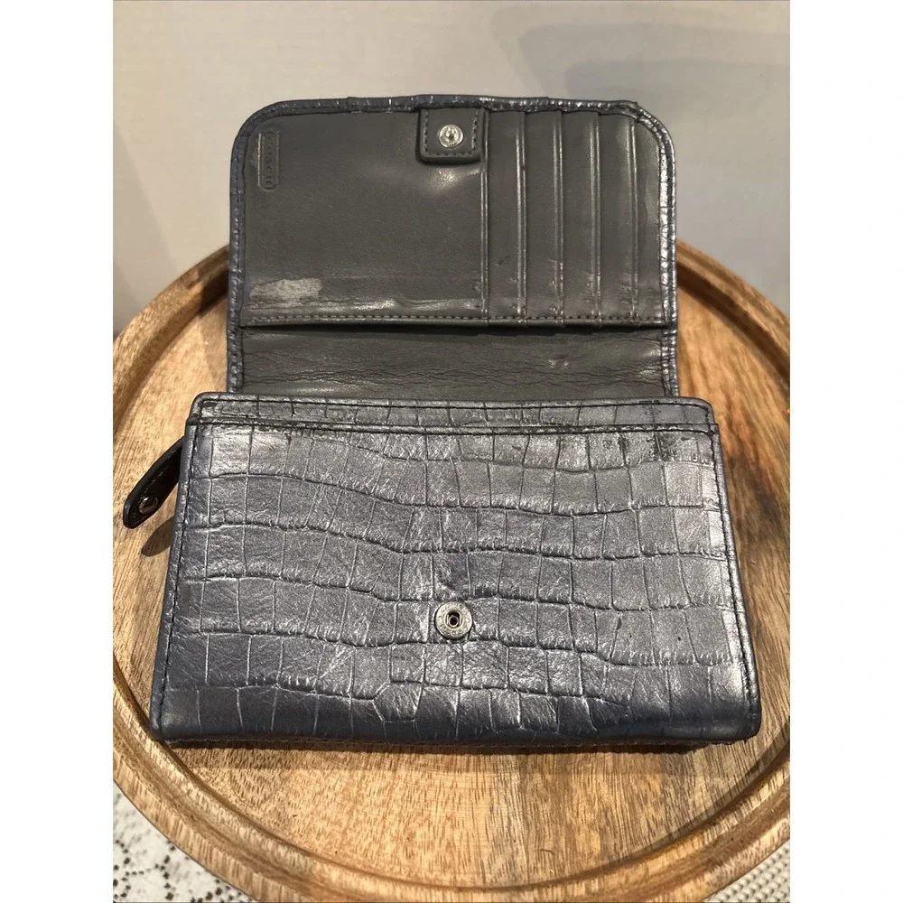 VTG Coach Ashley Gray CrocodileEmbossed Leather Medium Flap FoldWallet Pewter